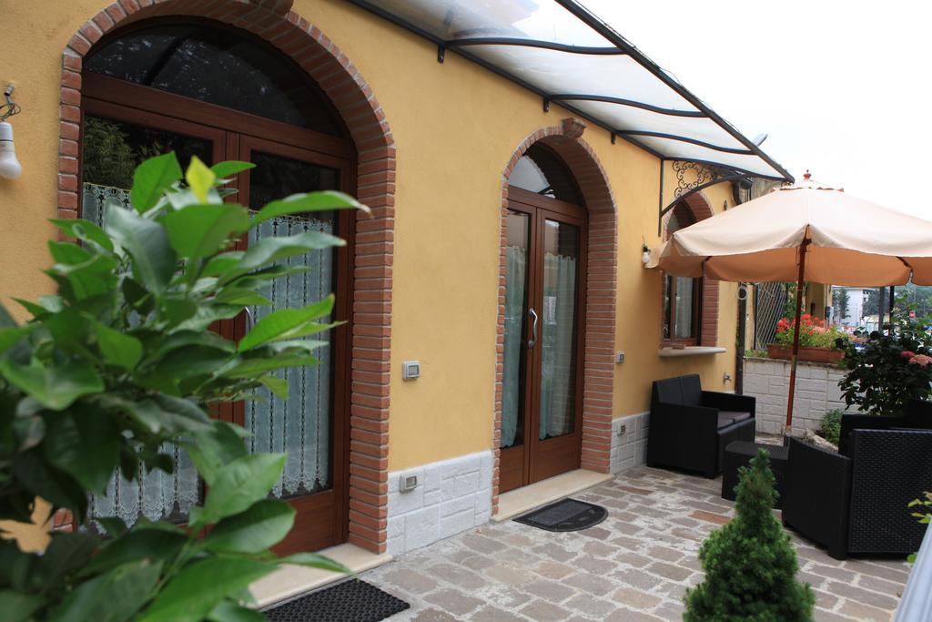 Il Giardino Della Contessa Appartement Isernia Buitenkant foto